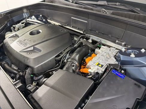 Certified 2025 Volvo XC90 T8 Ultra w/ Protection Package Premier AWD/4WD image 43