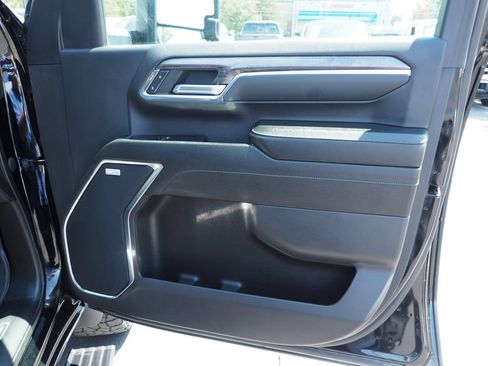 Used 2024 Chevrolet Silverado 3500 LTZ w/ LTZ Plus Package AWD/4WD image 23