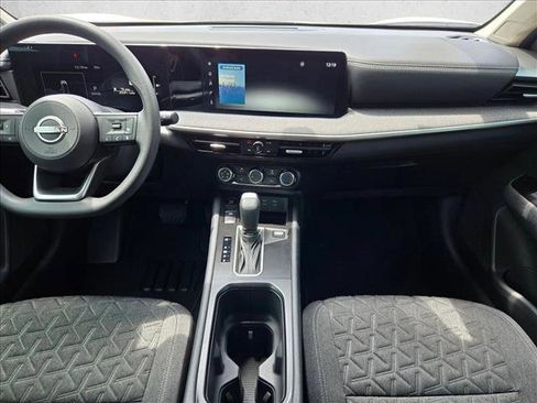 Used 2025 Nissan Kicks SV FWD image 16