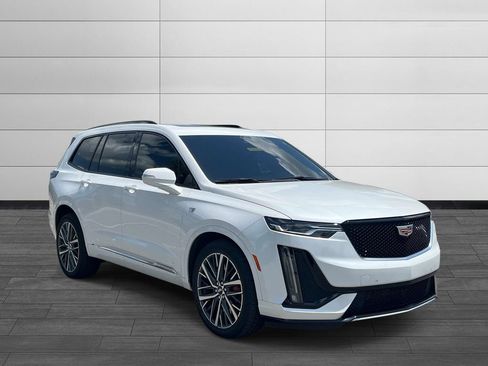 Certified 2024 Cadillac XT6 Sport w/ LPO, Floor Liner Package AWD/4WD image 7