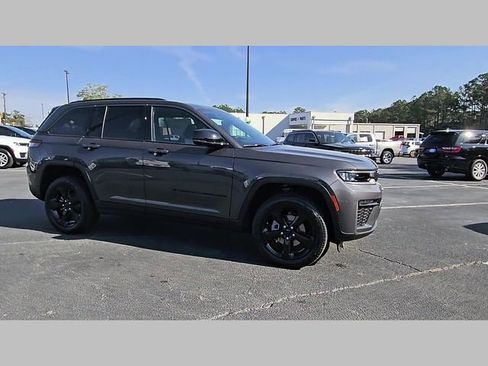 New 2026 Jeep Grand Cherokee Limited w/ Limited Altitude Package image 38