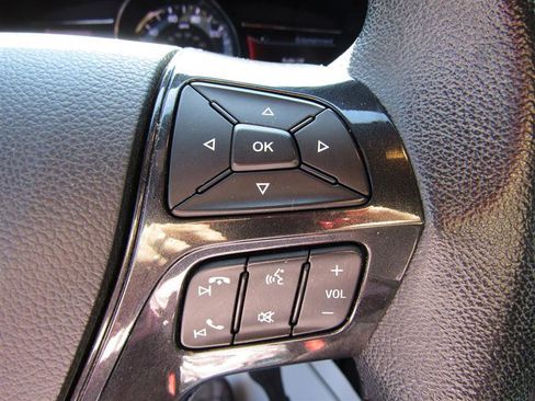 Used 2017 Ford Explorer XLT w/ Equipment Group 202A image 16