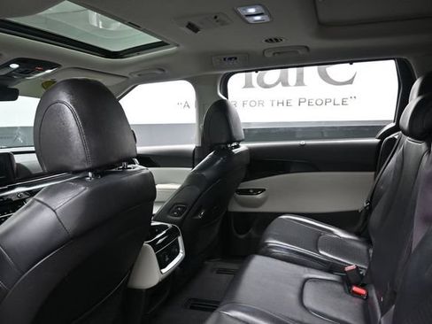 Used 2023 Kia Carnival SX Prestige w/ Paint Protection Package FWD image 26