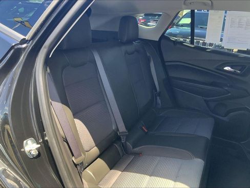 Used 2025 Chevrolet Trax LT w/ Driver Confidence Package FWD image 22