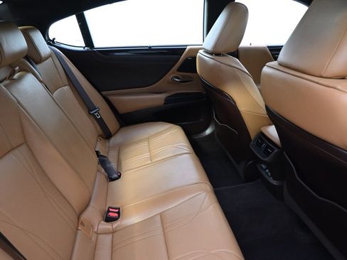 Used 2020 Lexus ES 350 Ultra Luxury w/ Accessory Package 2 FWD image 18