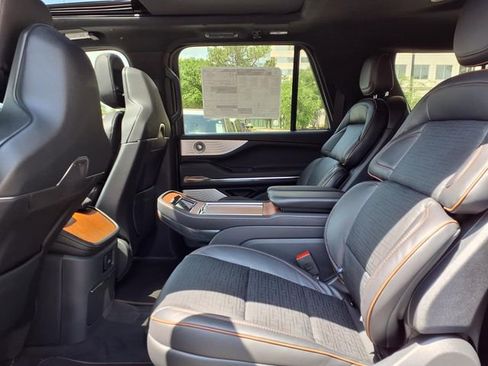 New 2026 Lincoln Navigator L Black Label AWD/4WD image 8
