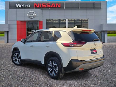 Certified 2023 Nissan Rogue SV image 4