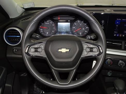 Used 2024 Chevrolet Trax LS image 22