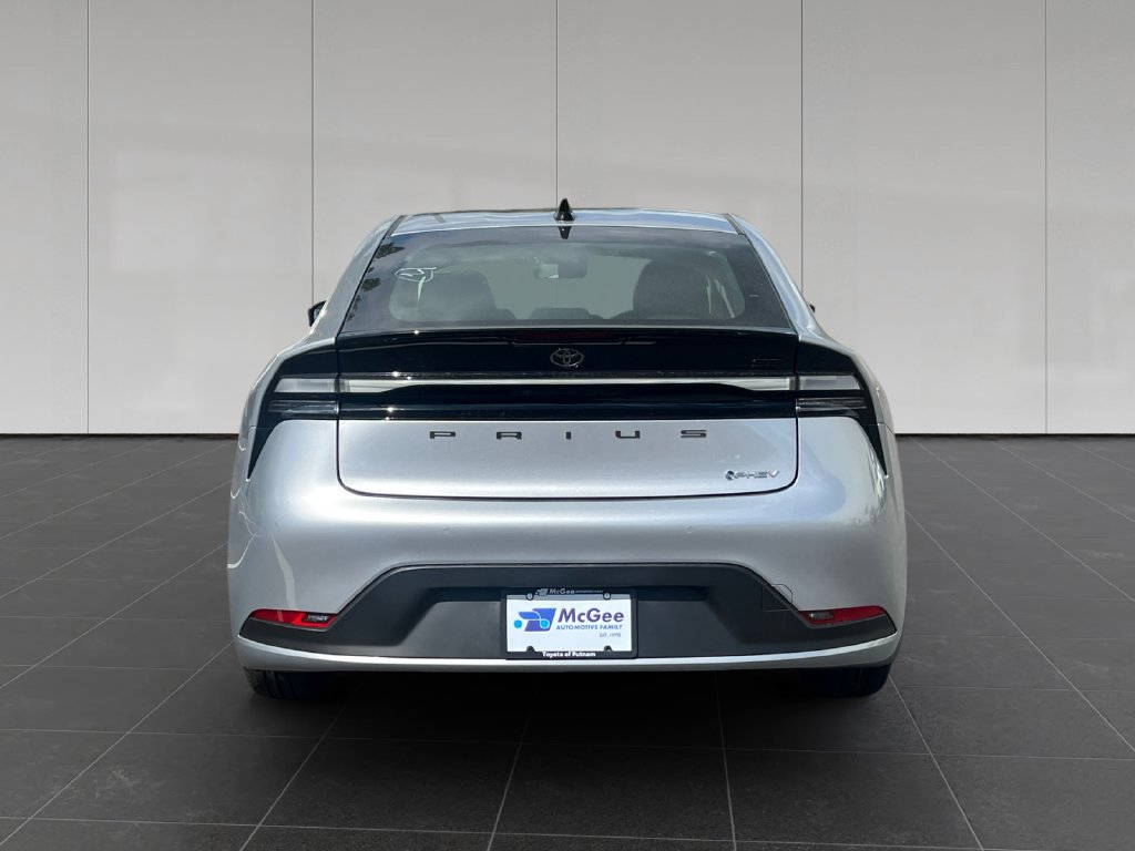 New 2027 Toyota Prius Plug-In Hybrid FWD image 4