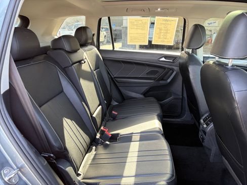 Used 2022 Volkswagen Tiguan SE AWD/4WD image 27