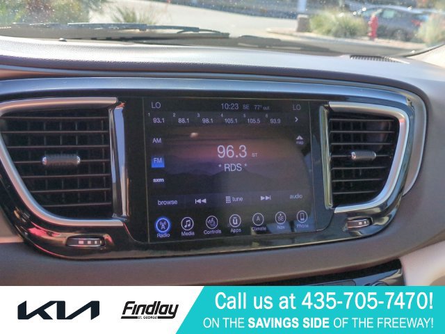 Used 2017 Chrysler Pacifica Touring-L Plus FWD image 22