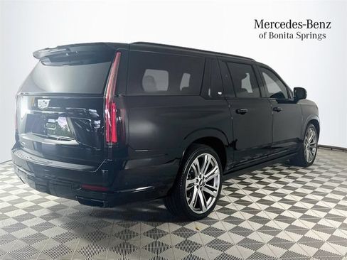 Used 2025 Cadillac Escalade ESV Sport w/ Touring Package AWD/4WD image 7