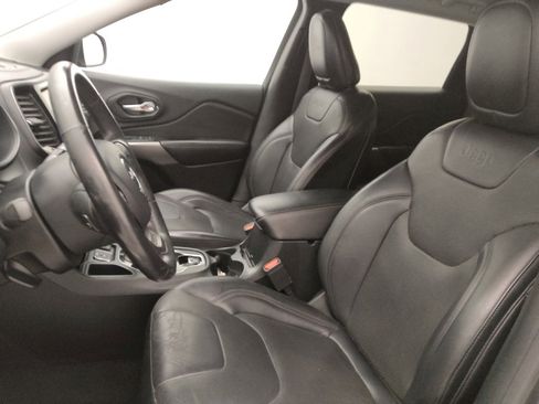 Used 2019 Jeep Cherokee Limited FWD image 17