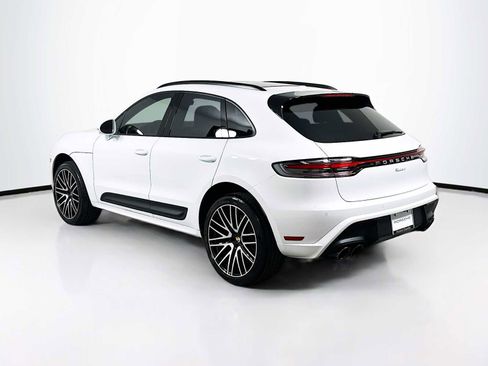 Certified 2026 Porsche Macan AWD/4WD image 3