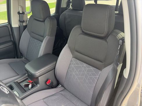 Used 2025 Nissan Frontier SV w/ SV Convenience Package image 52