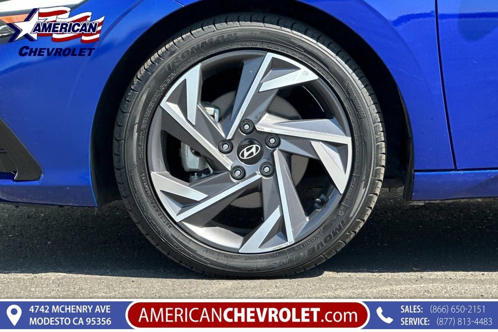 Used 2025 Hyundai Elantra SEL FWD image 37