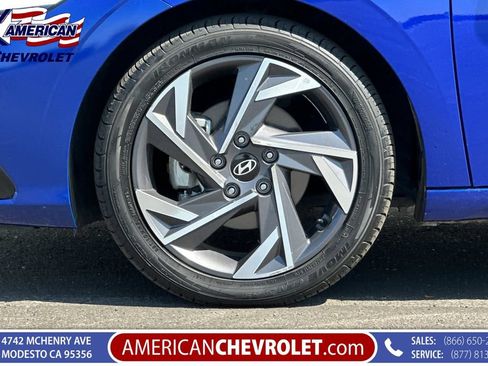 Used 2025 Hyundai Elantra SEL FWD image 37