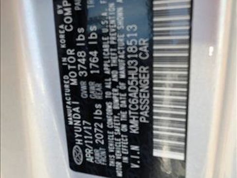 Used 2017 Hyundai Veloster Value Edition image 24