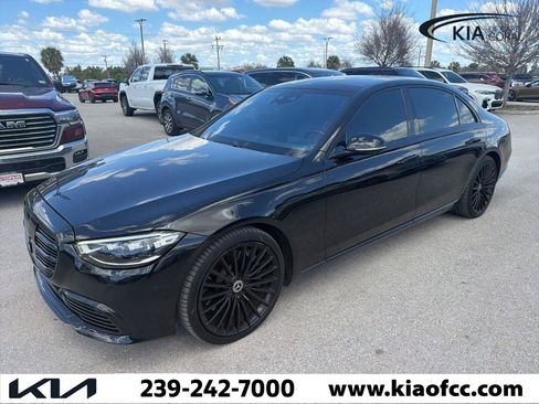 Used 2021 Mercedes-Benz S 580 4MATIC Sedan image 2