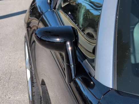 Used 2006 Pontiac Solstice 2DR CONV w/ Premium Package image 11