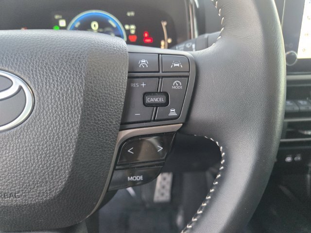 Certified 2025 Toyota Camry SE FWD image 22