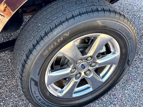 Used 2018 Ford F150 XLT w/ Equipment Group 302A Luxury image 15