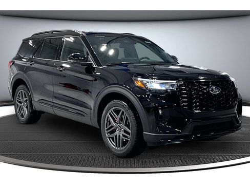 New 2026 Ford Explorer ST-Line w/ ST-Line Street Pack AWD/4WD image 2