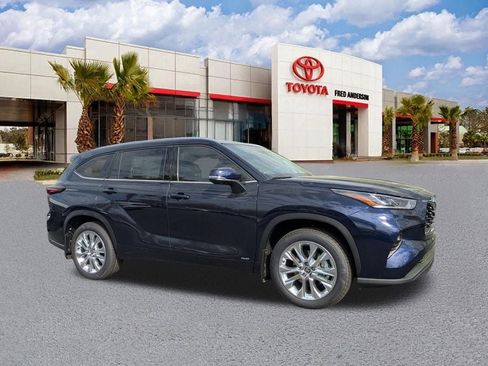 New 2026 Toyota Highlander Limited image 2