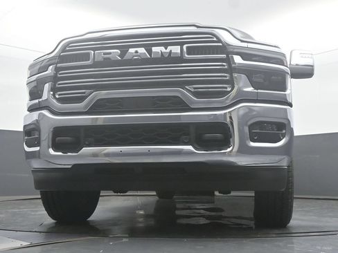 Used 2025 RAM 2500 Laramie AWD/4WD image 64