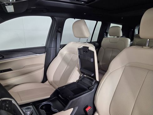 Certified 2025 Jeep Grand Cherokee L Limited w/ Luxury Tech Group II image 23