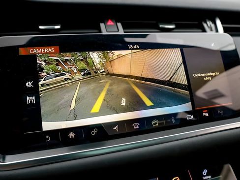 Used 2020 Land Rover Range Rover Evoque SE AWD/4WD image 40