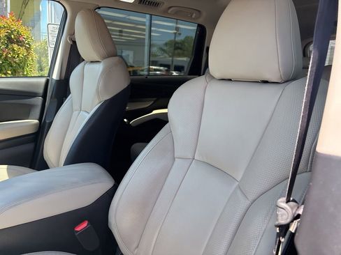 Used 2022 Subaru Ascent Limited w/ Technology Package AWD/4WD image 16