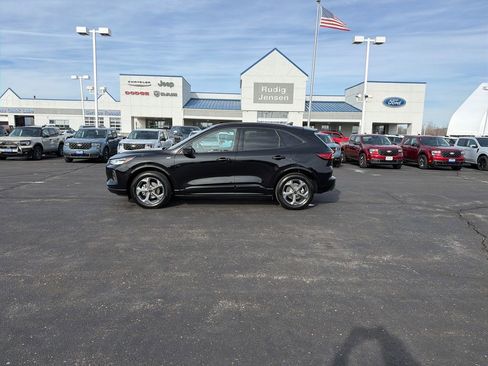 Used 2024 Ford Escape ST-Line image 2