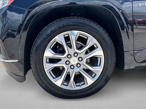 Used 2019 Chevrolet Traverse Premier w/ Driver Confidence II Package FWD image 10