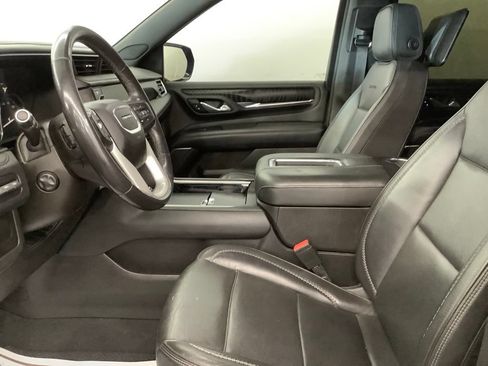 Used 2021 GMC Yukon Denali w/ Denali Premium Package AWD/4WD image 13