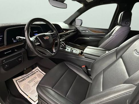 Used 2022 Cadillac Escalade Luxury image 19