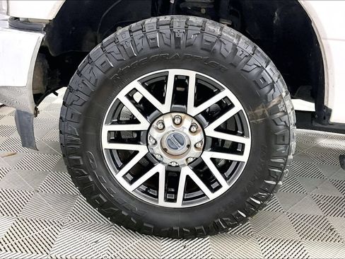 Used 2017 Ford F250 Lariat w/ Lariat Value Package AWD/4WD image 7