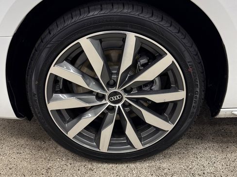 Used 2021 Audi A4 2.0T Premium Plus image 2