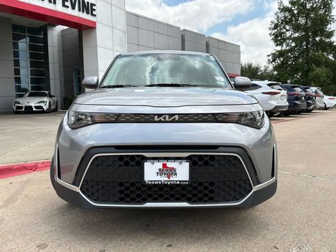 Used 2025 Kia Soul LX w/ LX Technology Package FWD image 3