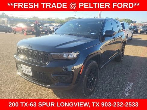 Used 2025 Jeep Grand Cherokee Altitude image 3