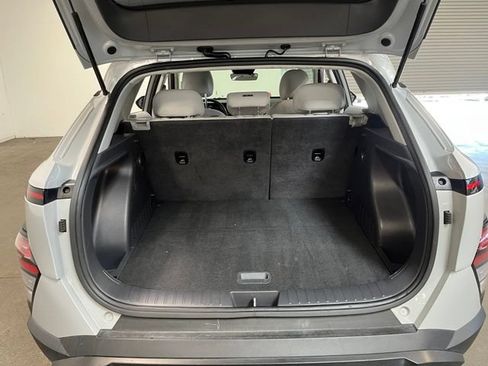 Used 2024 Hyundai Kona SEL AWD/4WD image 16