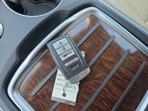 Used 2017 Acura MDX SH-AWD image 35