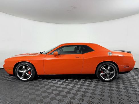 Used 2009 Dodge Challenger SRT8 w/ SRT Option Group II RWD image 17