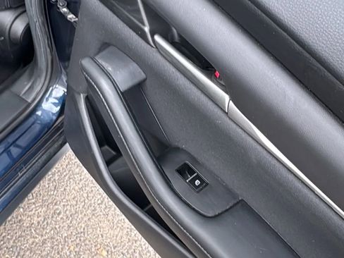 Used 2022 MAZDA MAZDA3 Sedan FWD image 14