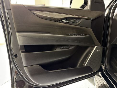 Used 2016 Cadillac Escalade Platinum AWD/4WD image 10