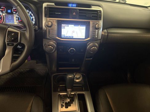 Used 2017 Toyota 4Runner SR5 AWD/4WD image 20
