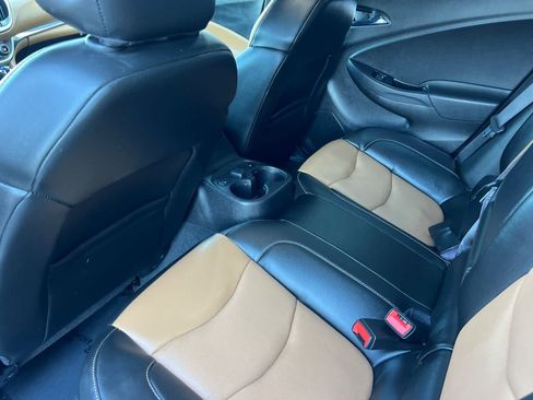 Used 2017 Chevrolet Volt Premier w/ Driver Confidence II Package FWD image 4
