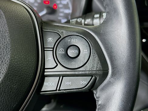 Used 2023 Toyota Corolla Cross LE image 17