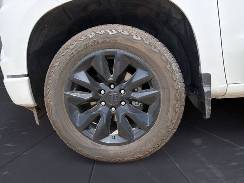 Used 2025 Chevrolet Silverado 1500 Custom RWD image 14