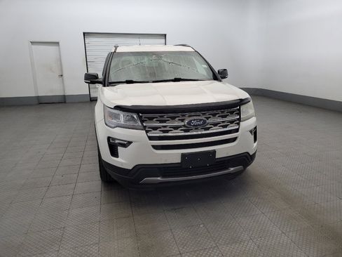 Used 2018 Ford Explorer XLT w/ Equipment Group 202A FWD image 14